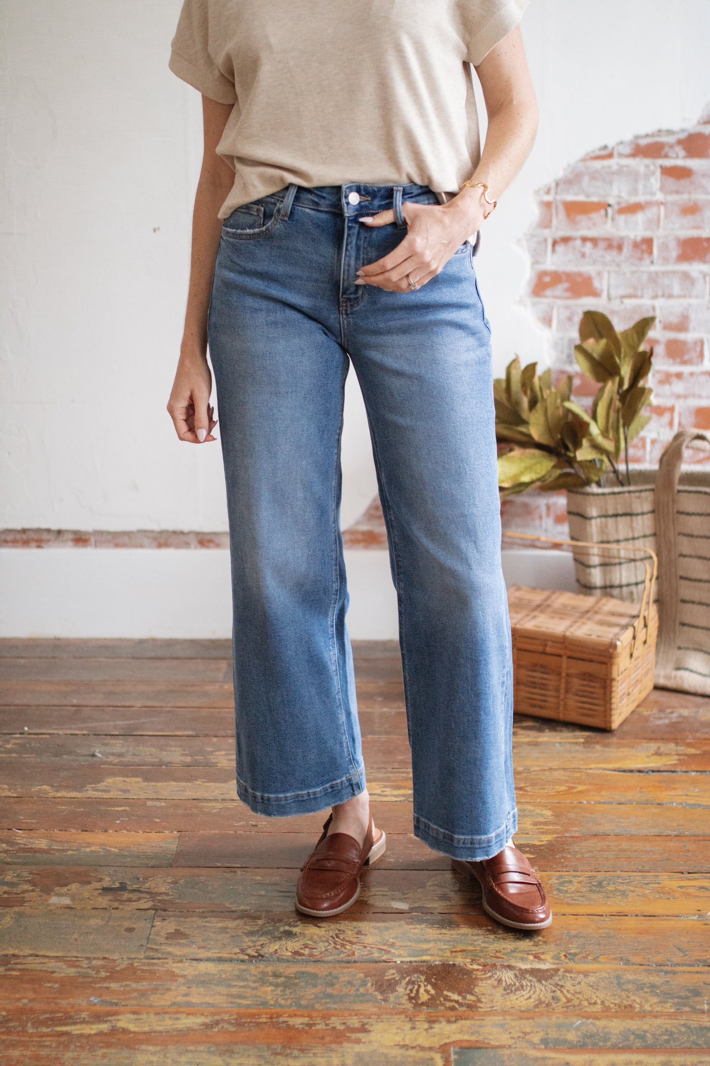 Vervet Medium Wash Wide Leg Jeans