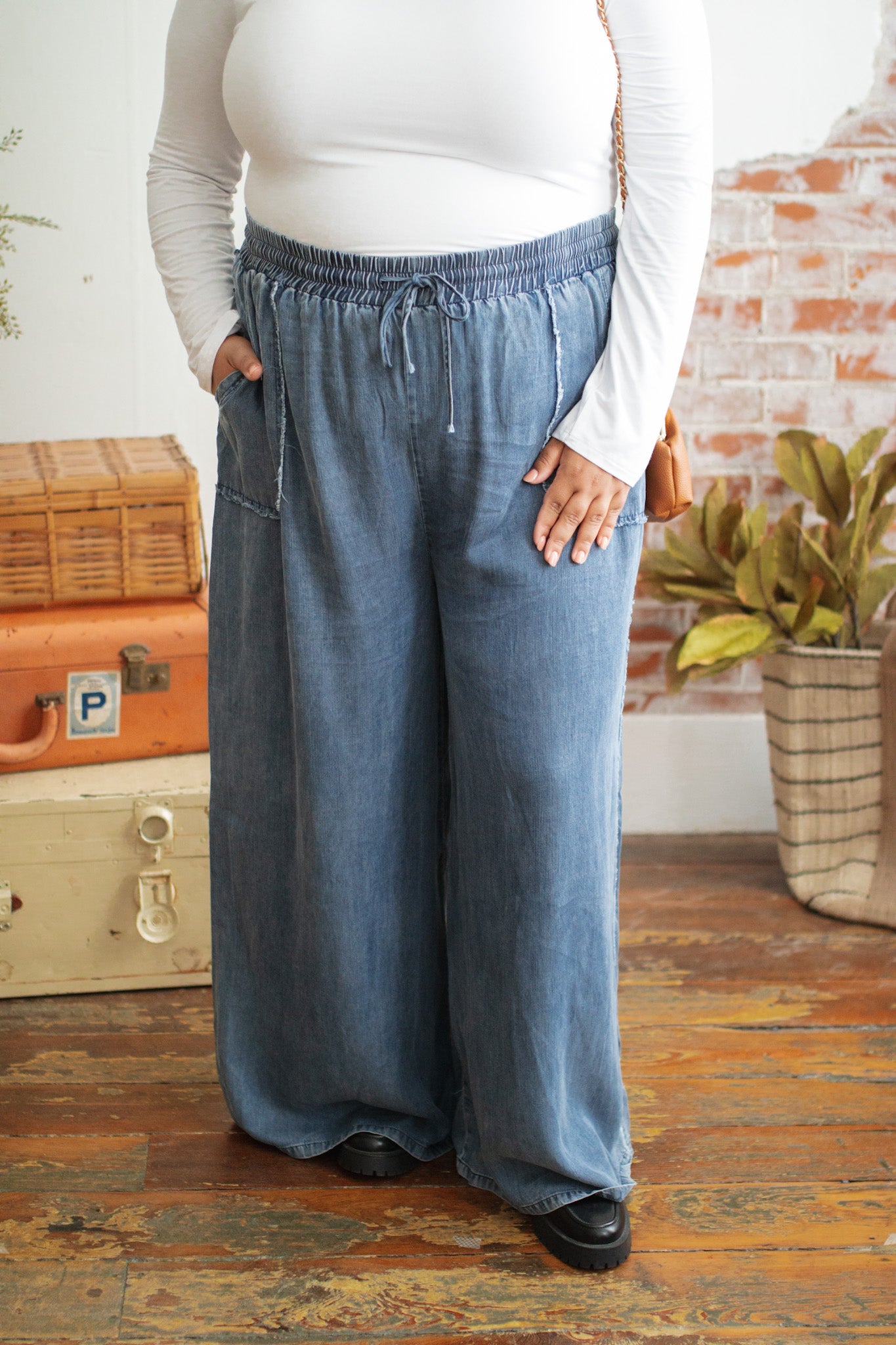 Lyns Wide Leg Drawstring Pants