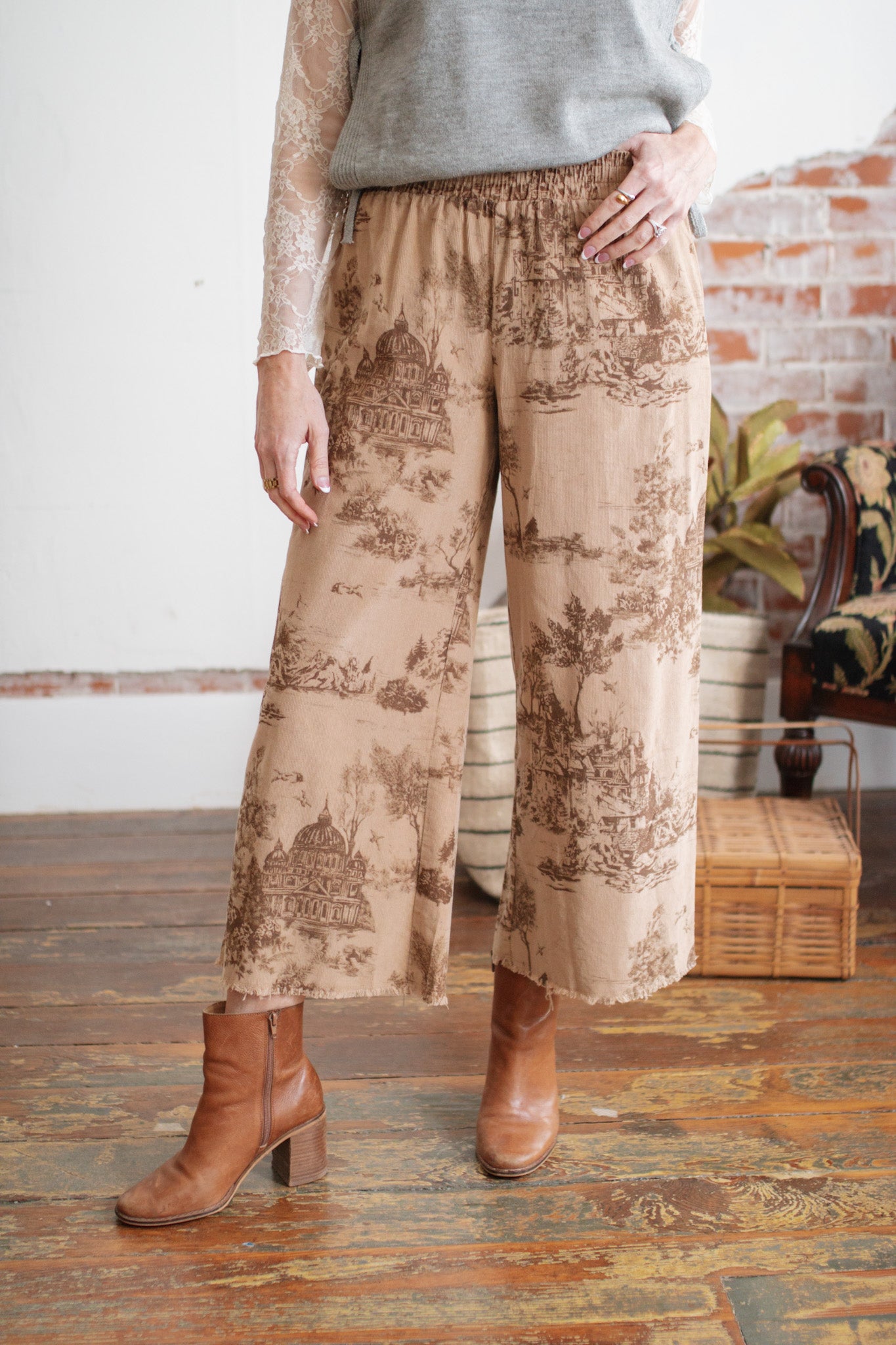 Annalise Cropped Corduroy Pants