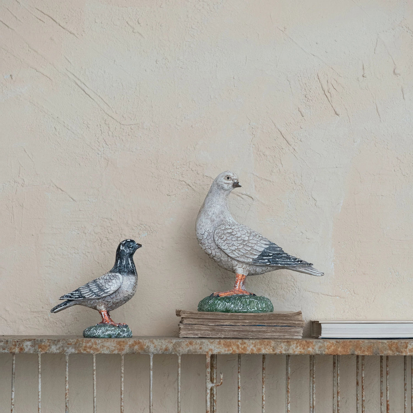 Resin Vintage Reproduction Pigeon